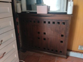 Mueble cubre radiador madera rústica