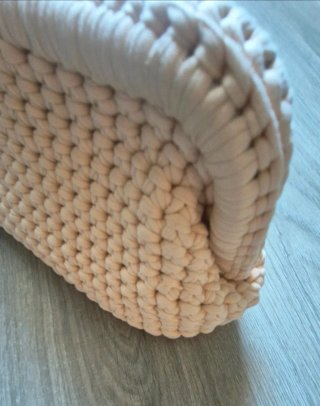 Bolso de mano tejido beige