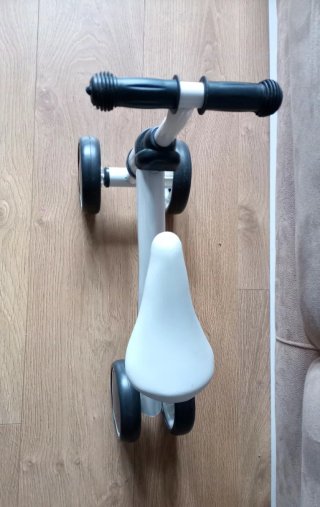 Bicicleta de equilibrio / Correpasillos infantil