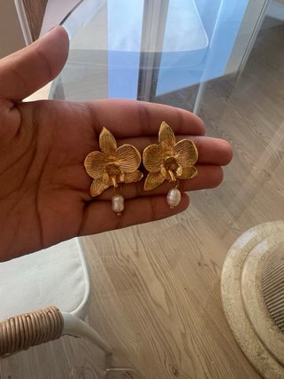 Orecchini Fiore Dorato con Perla