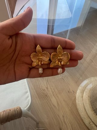 Orecchini Fiore Dorato con Perla