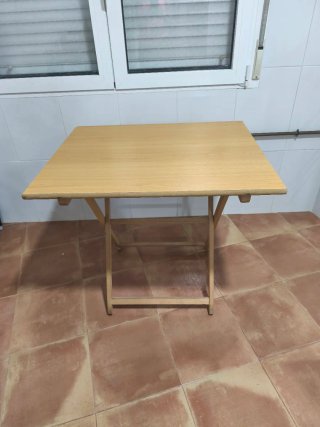 Mesa plegable de madera