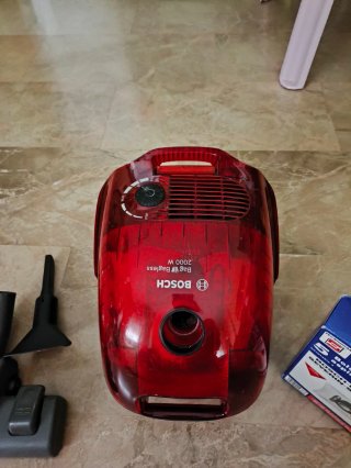 Aspirador Bosch Rojo + Accesorios y Bolsas
