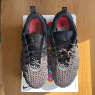 Nike Mind 002 Black Hyper Crimson Talla 39
