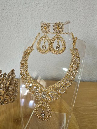 Conjunto Joyas Quinceañera Tiara Collar Pendientes