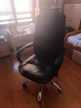 Silla de oficina con ruedas