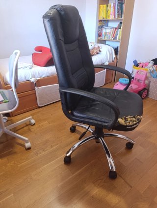 Silla de oficina con ruedas