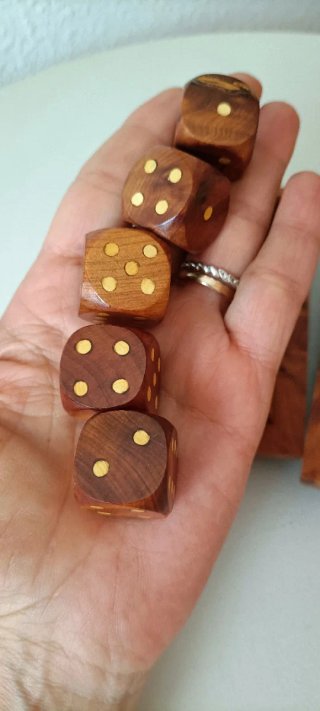 Estuche y dados madera Thuya vintage