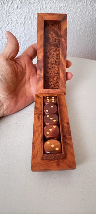 Estuche y dados madera Thuya vintage