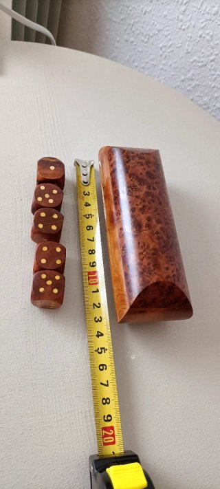 Estuche y dados madera Thuya vintage