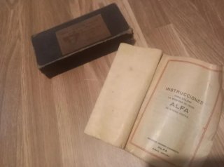 Máquina de coser ALFA con mueble