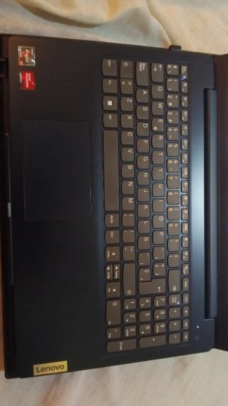 Portátil Lenovo IdeaPad 3 AMD Ryzen 7