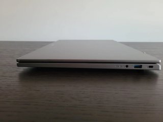Portatil Acer Aspire 17 Nuevo, en su caja.