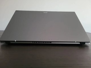 Portatil Acer Aspire 17 Nuevo, en su caja.