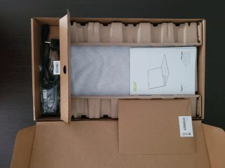 Portatil Acer Aspire 17 Nuevo, en su caja.