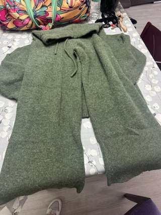 Conjunto Shein Lana Verde Militar Talla M