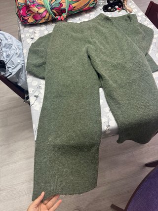 Conjunto Shein Lana Verde Militar Talla M