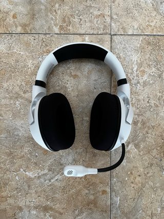 Xbox Series X + 2 Juegos + Cascos