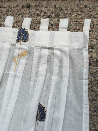 Juego de cortinas bordadas florales