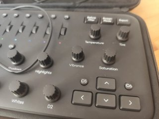 Loupedeck+ Mesa de Edición Profesional con Funda