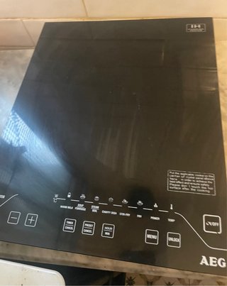 Placa inducción AEG para reparar o piezas .