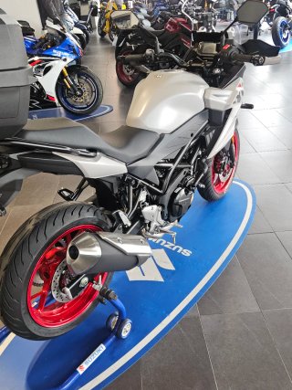 SUZUKI SV-7 GX 2026