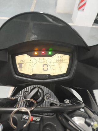 Aprilia Tuono 125 Negra/Plata