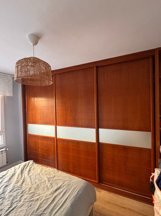Puertas correderas armario madera