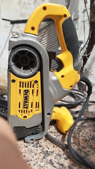 Lijadora Banda DeWalt DW433 800W