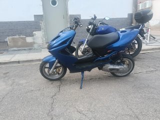 Yamaha Aerox Azul