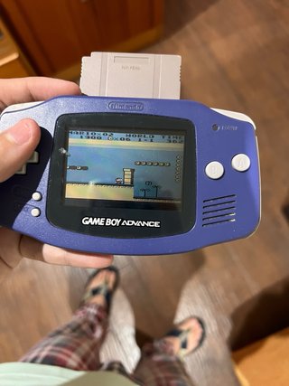Game Boy Advance Morado Vintage con juego