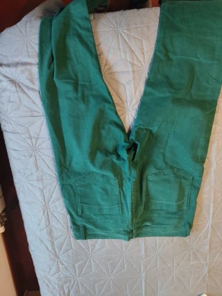 Pantaloni verdi da donna con ricamo