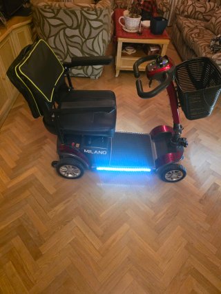 Scooter marca Milano para personas dependientes.