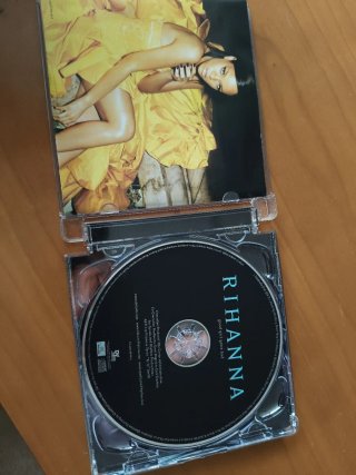 CD Rihanna Good Girl Gone Bad