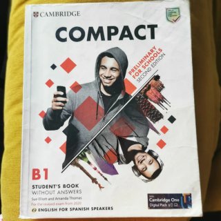 Libro de Inglés. Compact. Student's Book, B1.