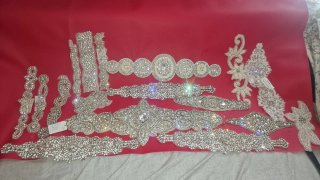 Lote pedrería y cristal para vestido