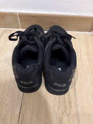 Scarpe Fila nere uomo/donna