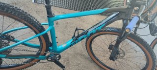 Bicicleta de montaña Giant color azul