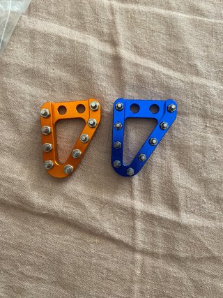 Pedales Moto Aluminio Azul y Naranja