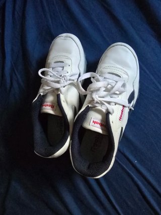 Zapatillas Nike Negras / Reebok Blancas