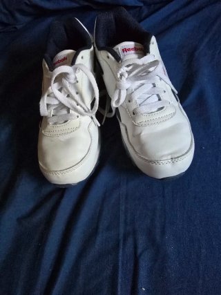 Zapatillas Nike Negras / Reebok Blancas
