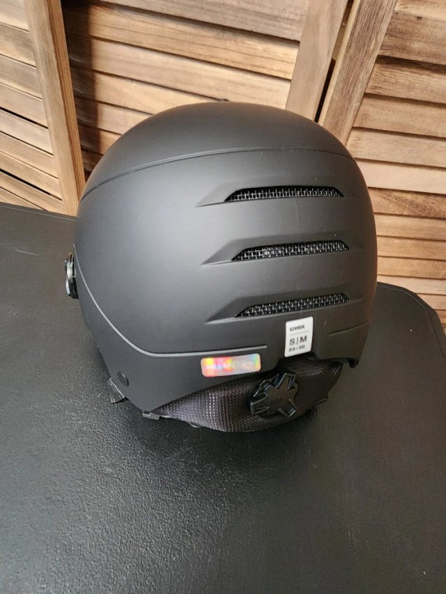 Casco da sci Uvex con visiera arancione