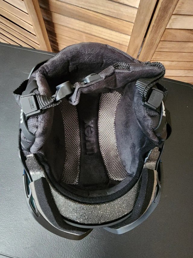 Casco da sci Uvex con visiera arancione