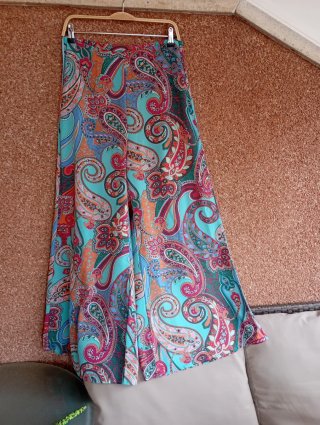 Pantaloni con stampa paisley