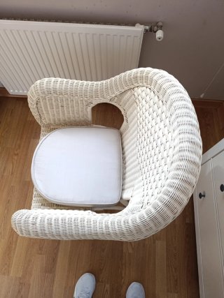 Butaca de mimbre blanca