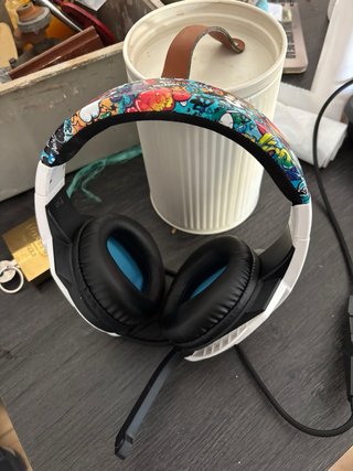 Cascos PS4 con Diseño Graffiti