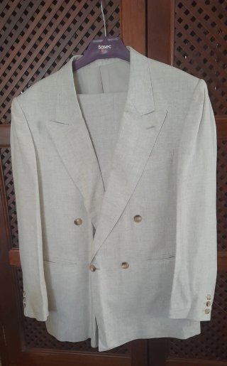Traje de lino para hombre