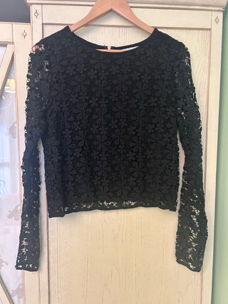 Blusa encaje negra manga larga