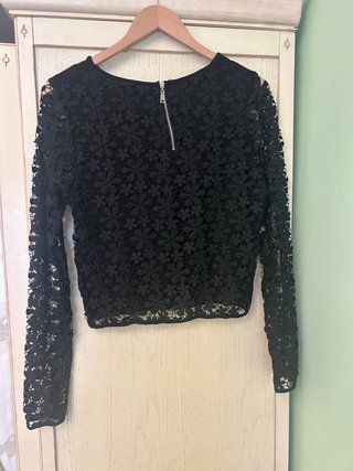 Blusa encaje negra manga larga