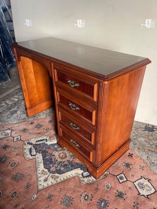 Escritorio de madera